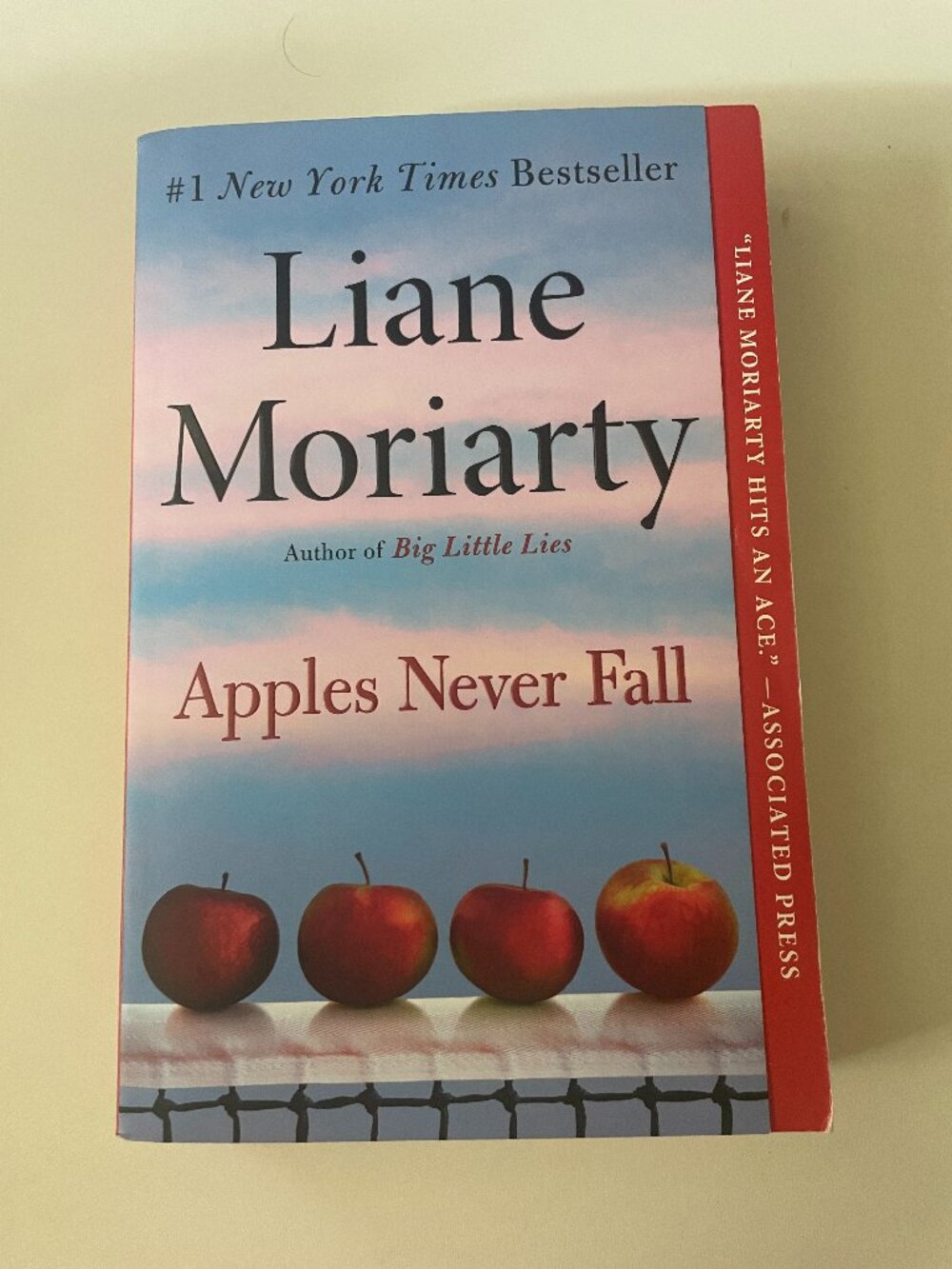 Apples Never Fall by Liane Moriarty (2022, Trade Paperback)
